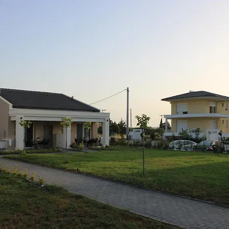 Bianco Mare Studios-apartments Aparthotel *